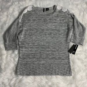 New Directions Sweater Size Small NWT